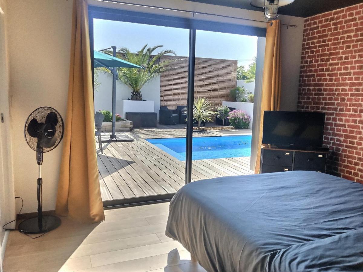 Villa Exceptionnelle Piscine Et Jardin Prive Sejour Haut De Gamme Proche La Rochelle Sainte-Soulle Luaran gambar